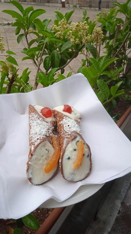 Maqueda Suites Palermo Exteriör bild